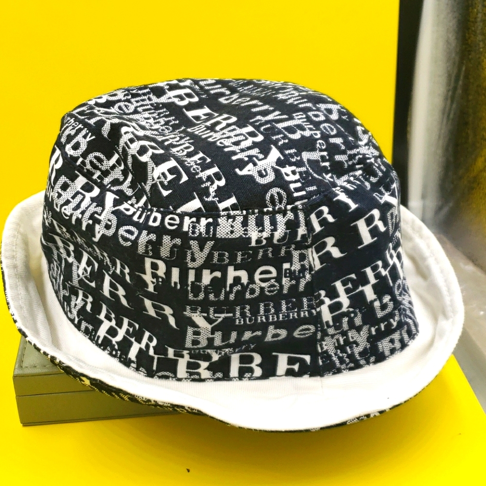 Burberry denin reversible bucket hat